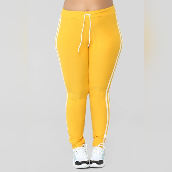 Fashion Nova Running Plays Matching Set, Plus Size 2X - Picture 4 of 8